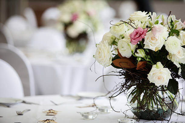 WHITE + GREEN CENTERPIECE