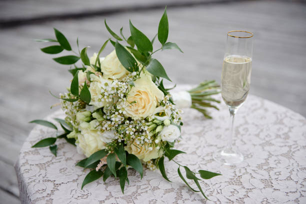 WHITE + GREEN BRIDAL BOUQUET