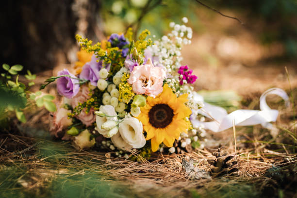 VIBRANT + COLORFUL BRIDAL BOUQUET