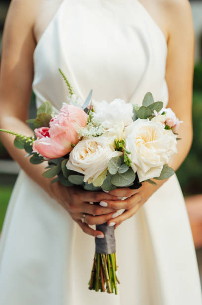 SOFT + PRETTY BRIDAL BOUQUET