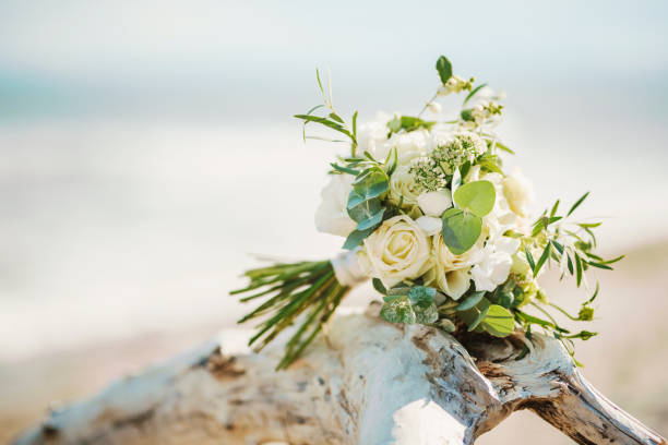 WHITE + GREEN BRIDAL BOUQUET