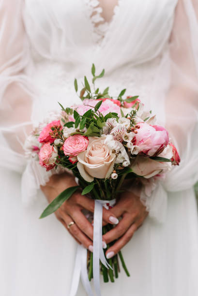 SOFT + PRETTY BRIDAL BOUQUET